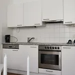 Apartment 10-Next Metro U3