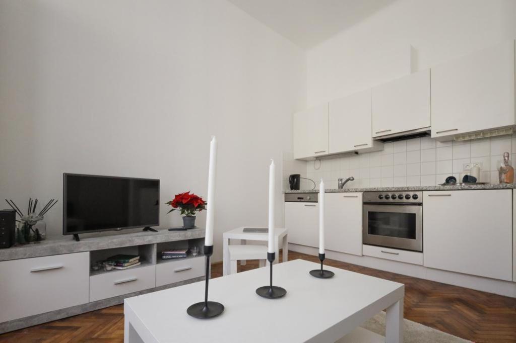 10-next Metro U3 Apartament *